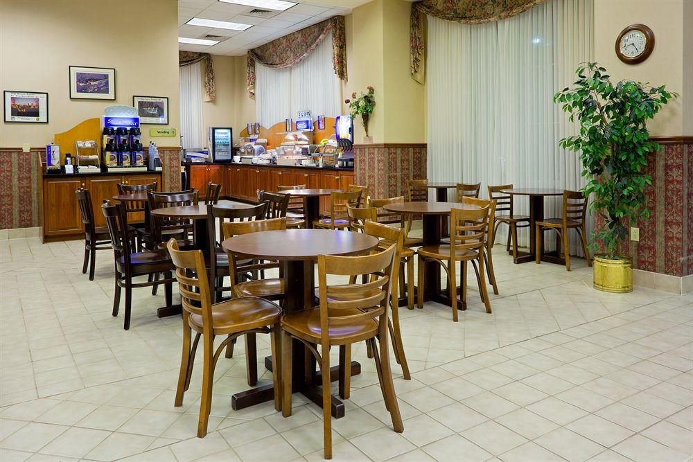 Best Western Plus Wilkes Barre-Scranton Airport Hotel Pittston Exterior foto